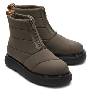 NIB TOMS 9 Alpargata Mallow Puffer Tarmac Olive Repreve Ankle Boots Bootie